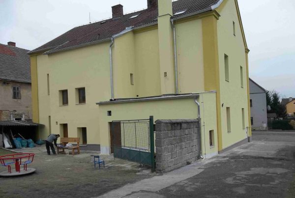 Zateplení MŠ a OÚ Blíževedly – fotka 11