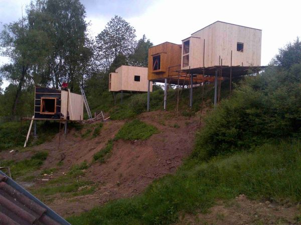 Výstavba chatek kemp Nedamov – fotka 2