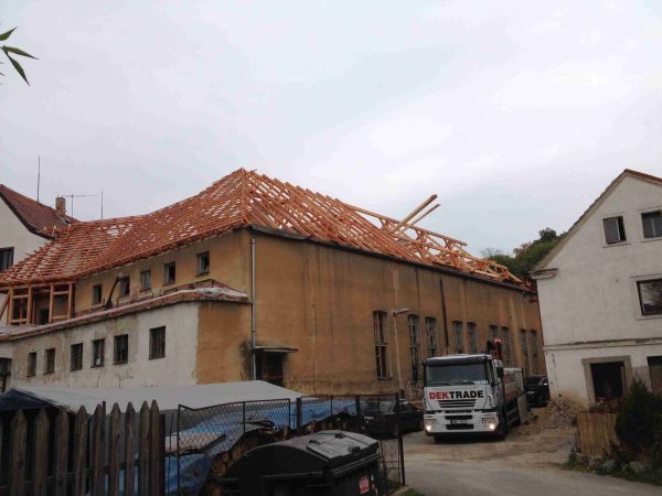 Rekonstrukce střechy a krovu – fotka 2